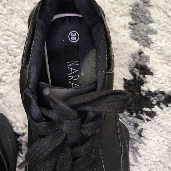 Shoes - Picture 4 of 6